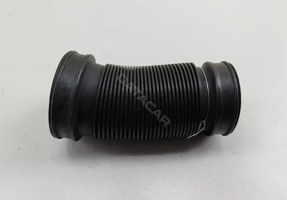 Патрубок воздушный 8D0129627