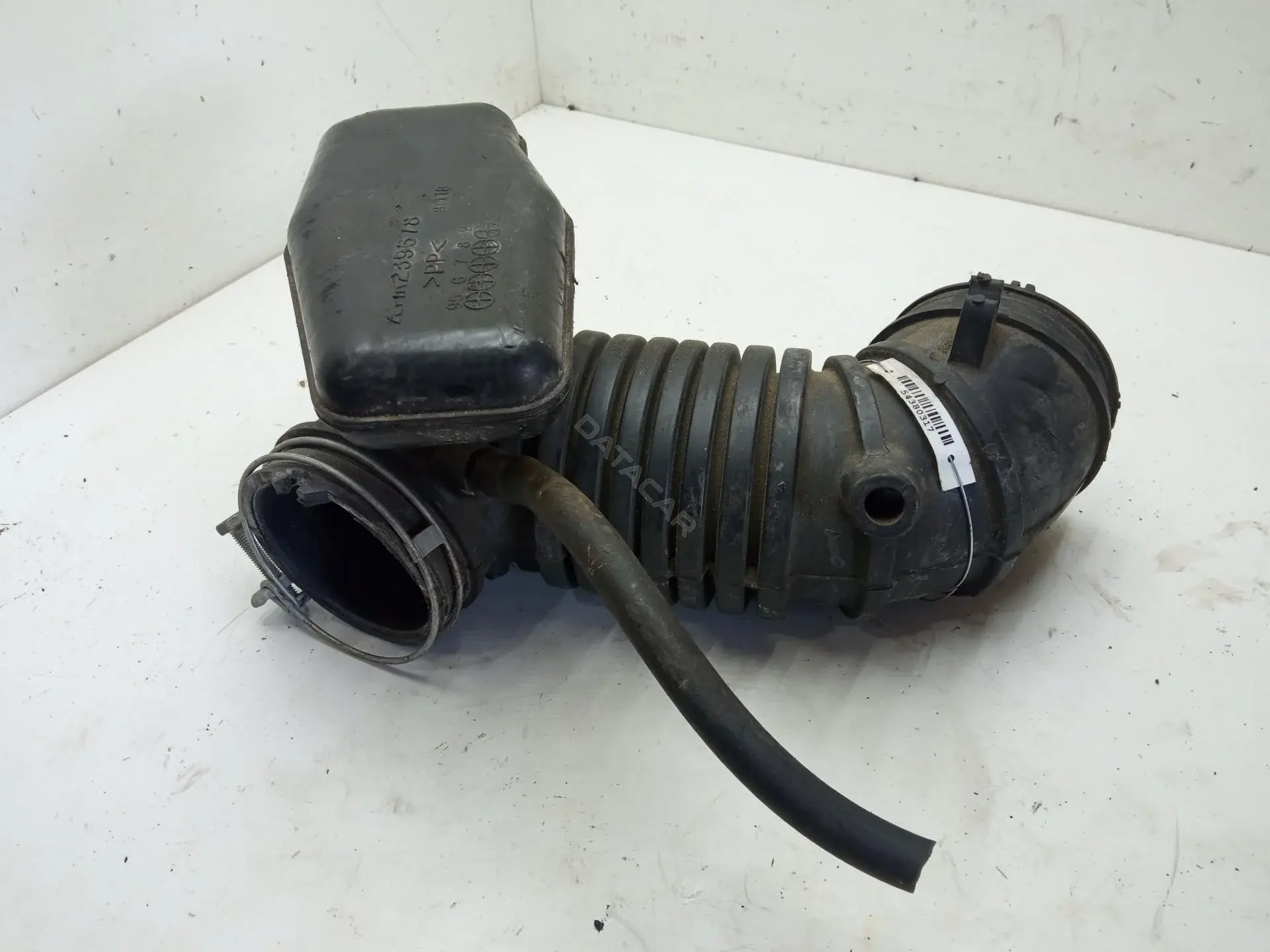 Патрубок воздушный MR259678