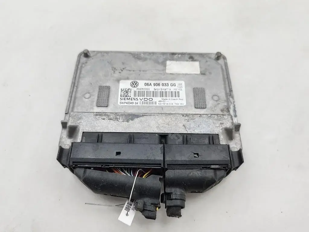 Блок управления двигателем 06A906033GG, 5WP40349