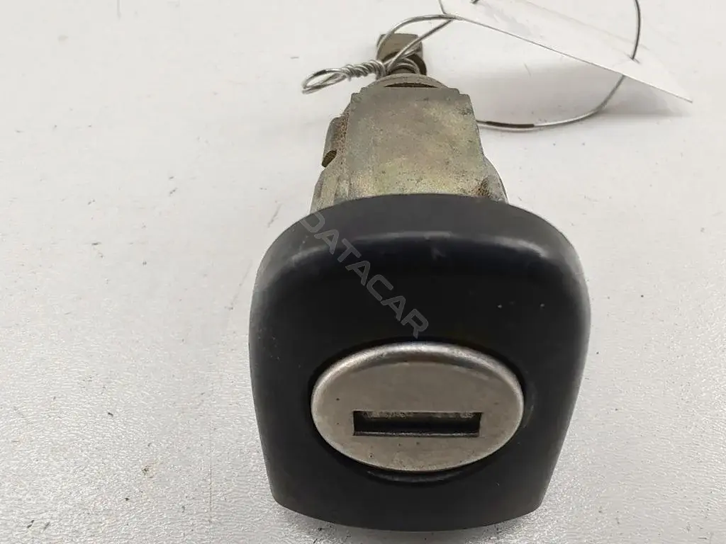 Личинка замка двери 1J0837167C