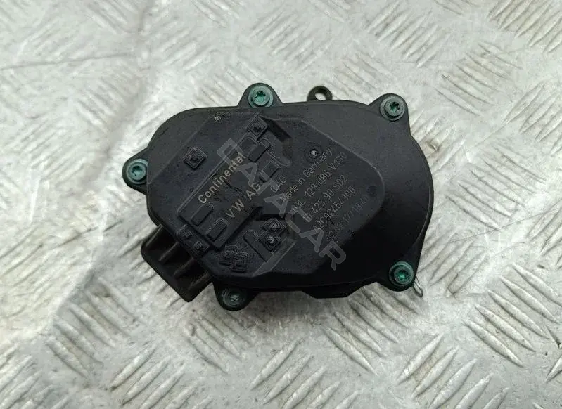 Дроссельная заслонка 03L129086