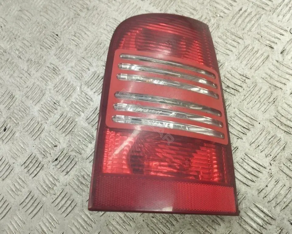 Задние фонари 1U9945111B