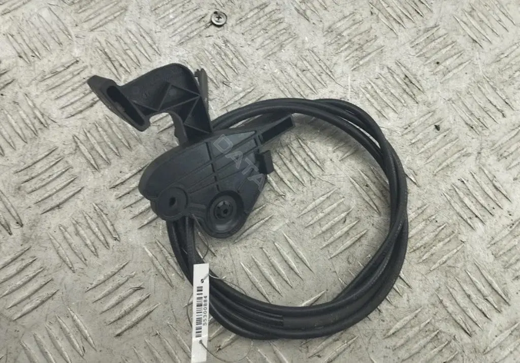 Ручка открывания капота 8e1823533b