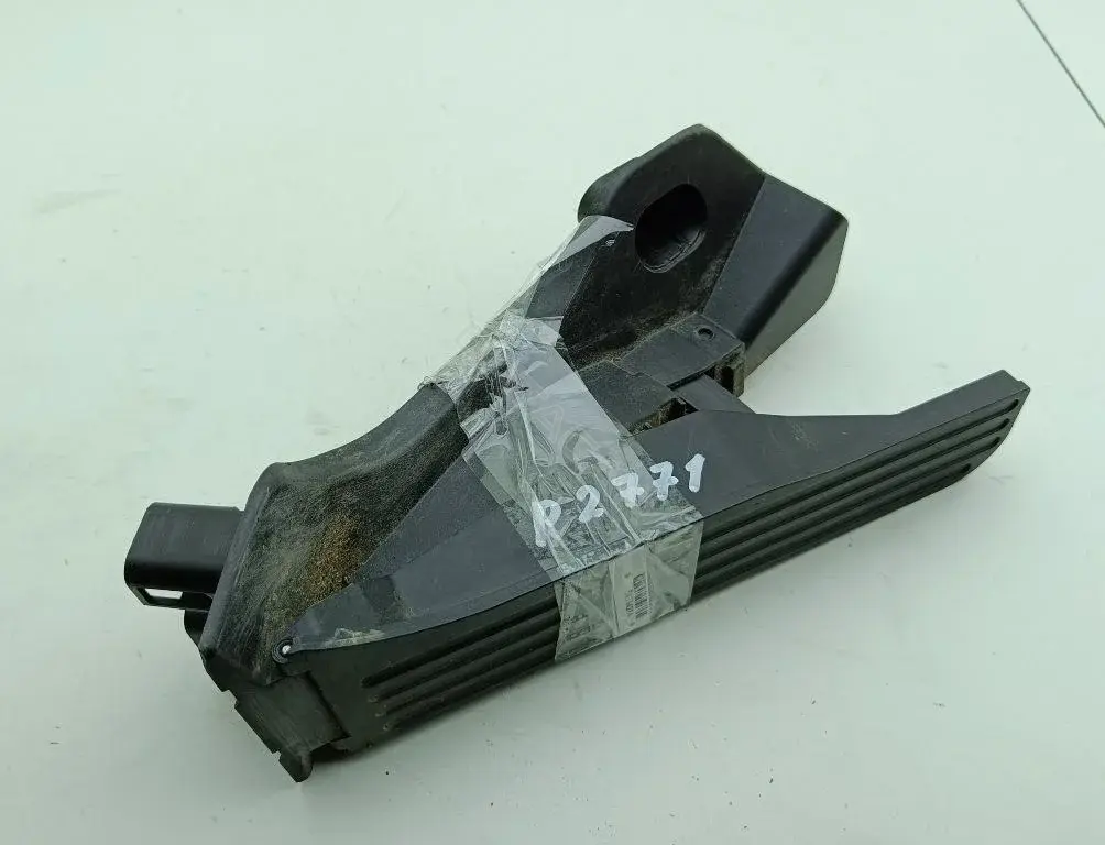 Педаль газа 1K1723503AS