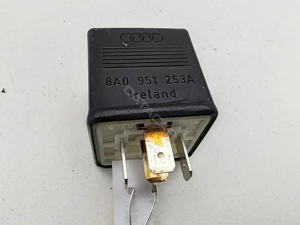 Реле топливного насоса 8A0951253A