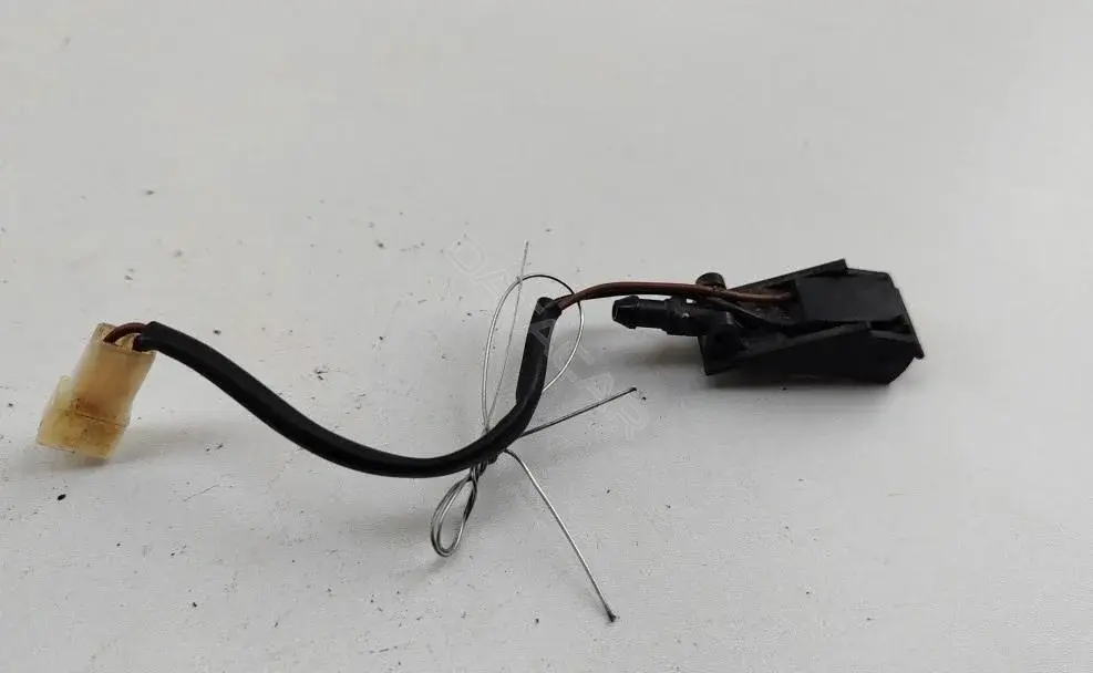 Форсунка омывателя стекла 6E0955986A