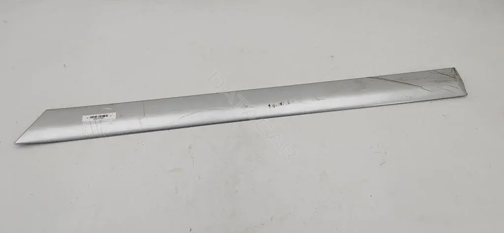 Молдинг двери 8D0853963B