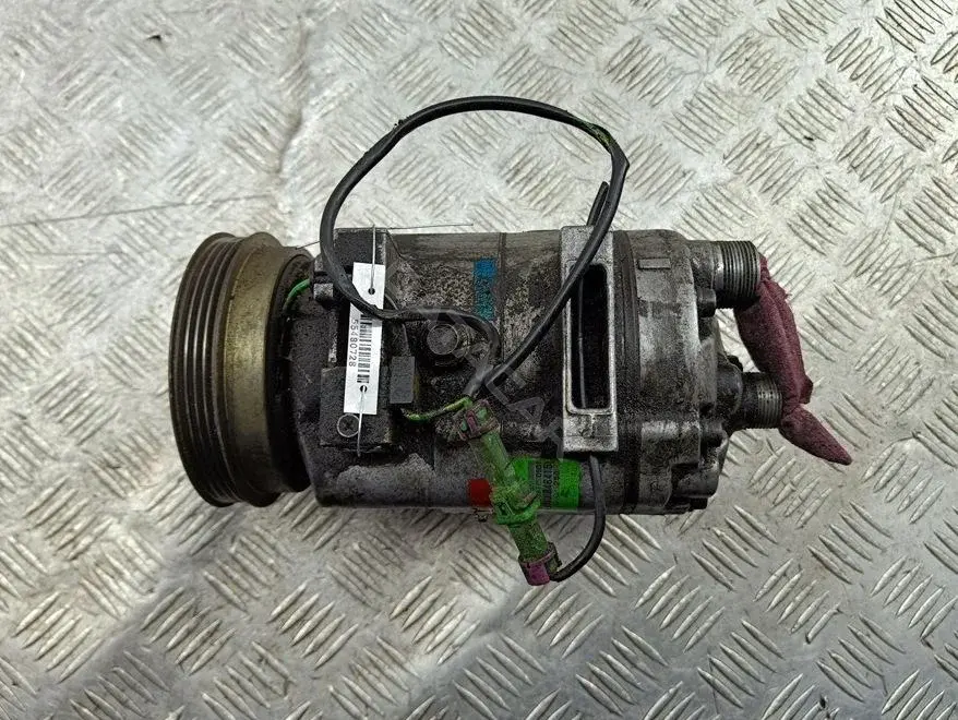 Компрессор кондиционера 8D0260805D