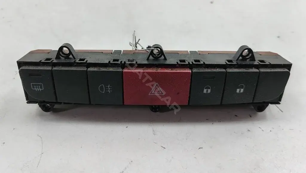 Кнопка аварийки 7354213590
