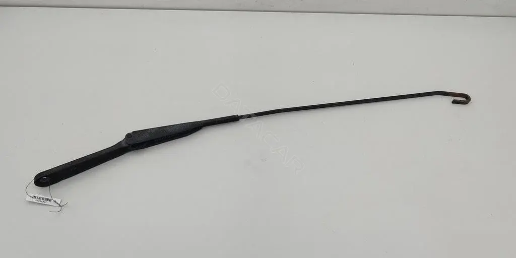 Рычаг стеклоочистителя 8200696499