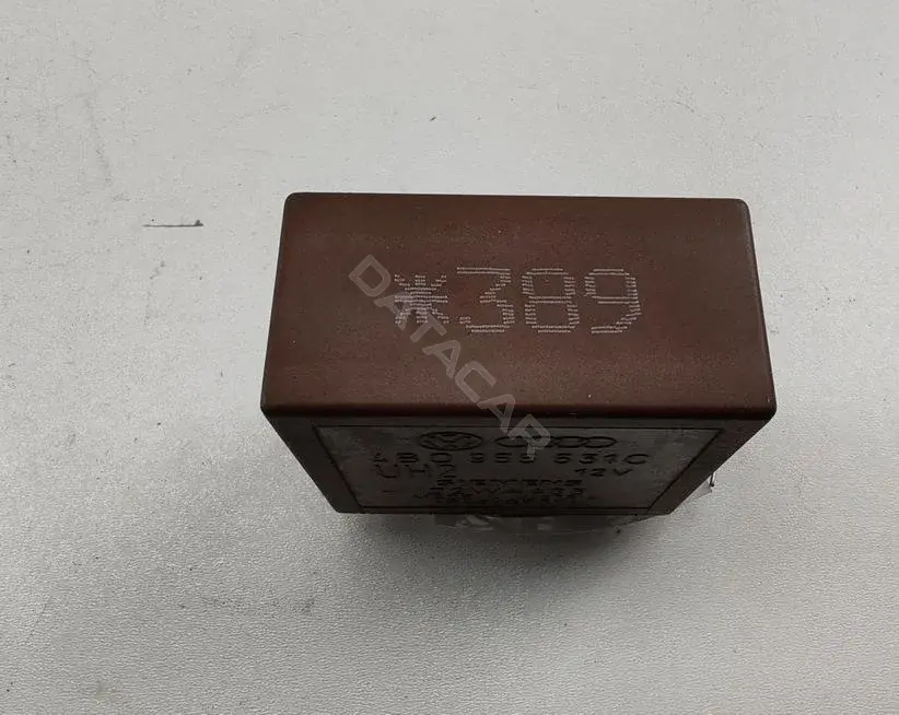 Реле стеклоочистителя 4B0955531C