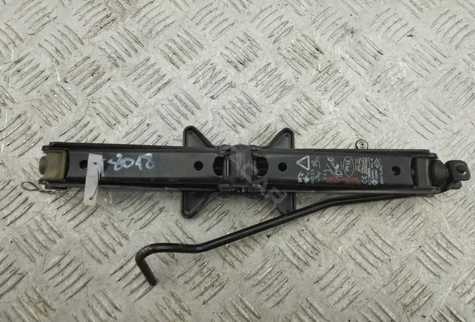 Домкраты 8200153953