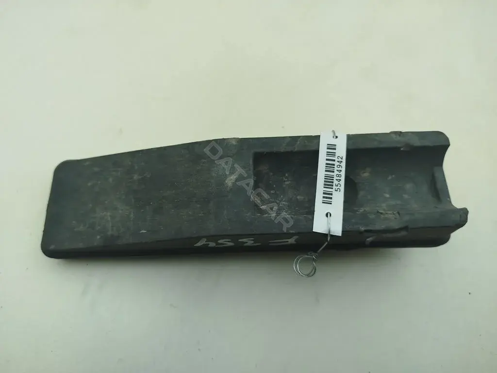 Заглушка домкрата 4F0802847