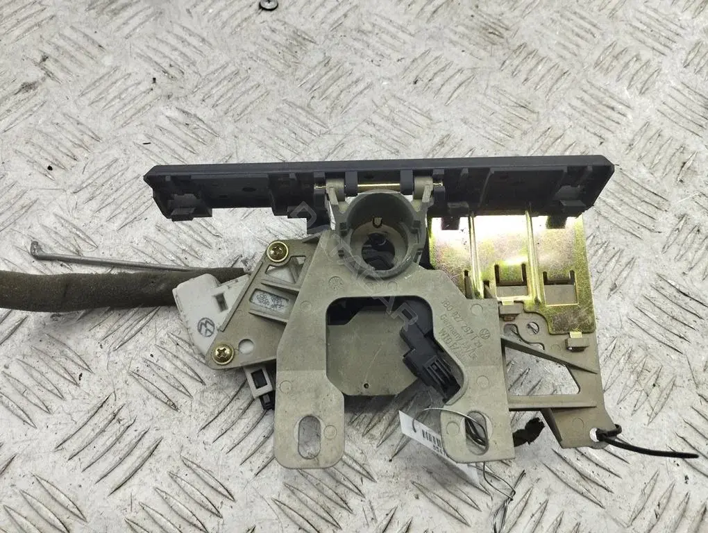 Ручка крышки багажника 3B0827297T