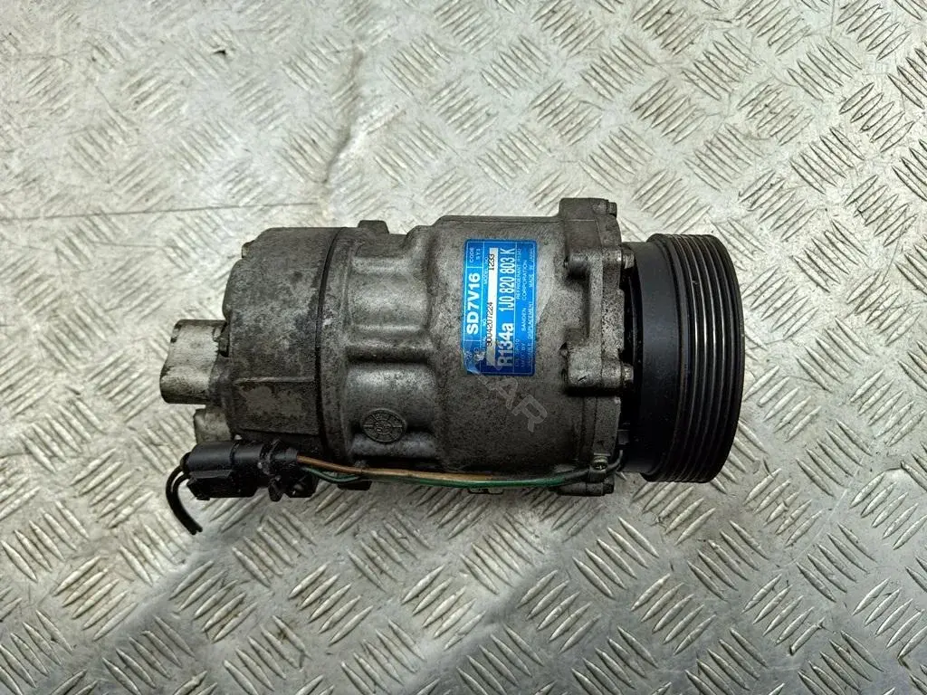 Компрессор кондиционера 1J0820803K