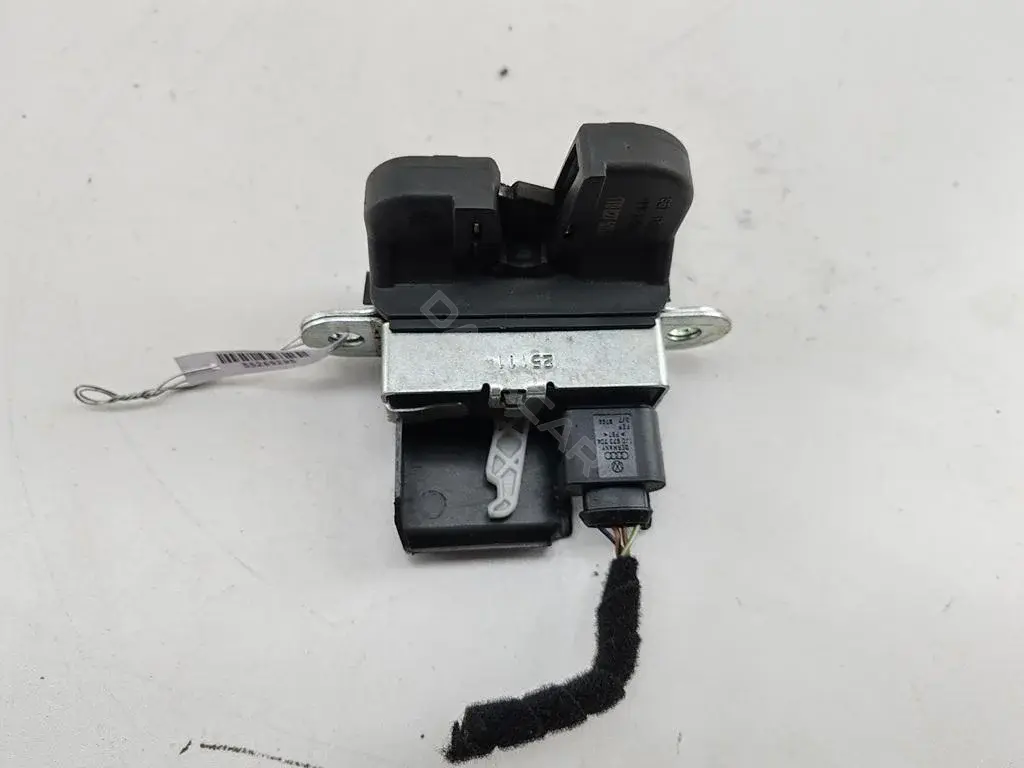 Замок крышки багажника 1T0827505H