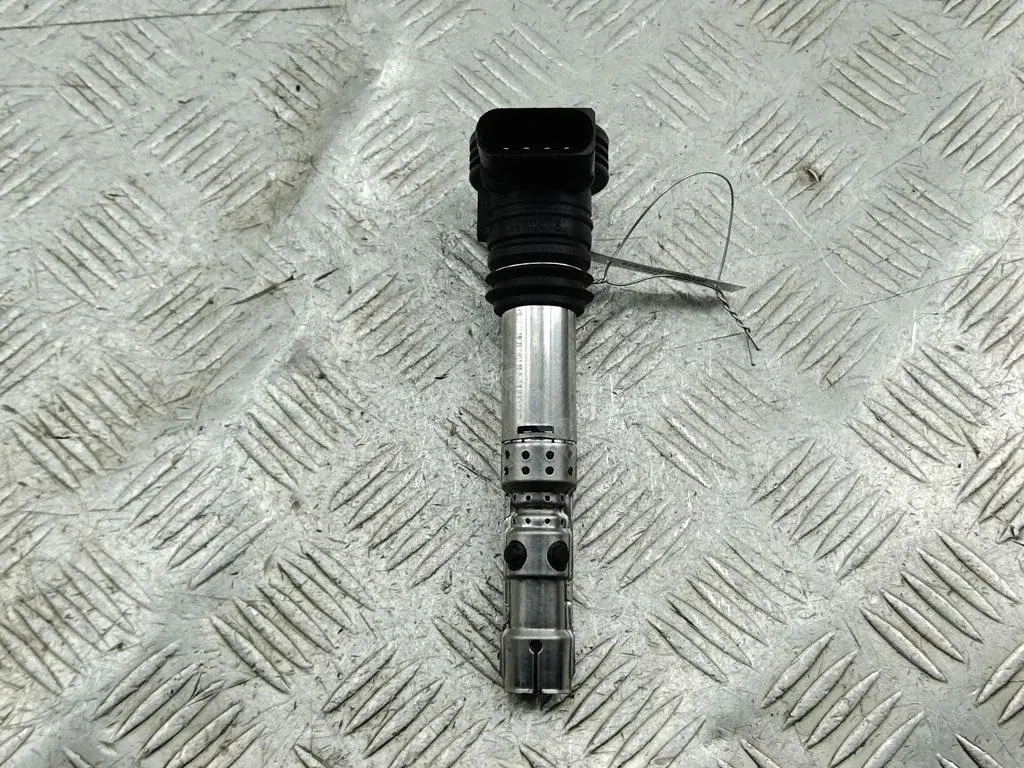 Катушка зажигания 06A905115D