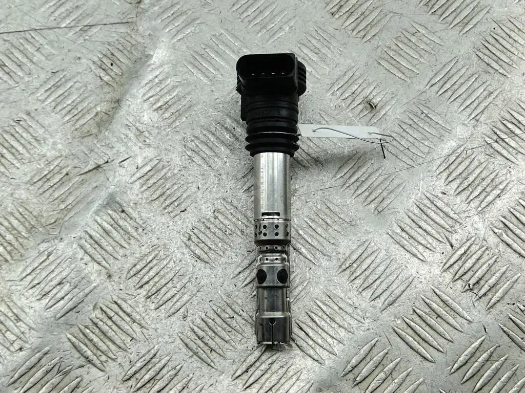 Катушка зажигания 06A905115D
