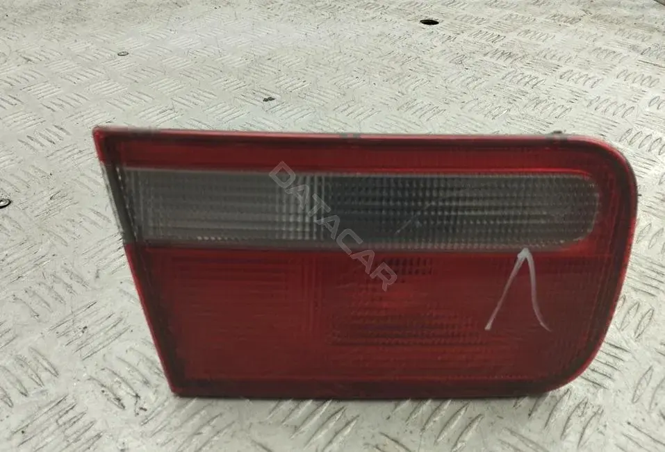 Задние фонари E1008795