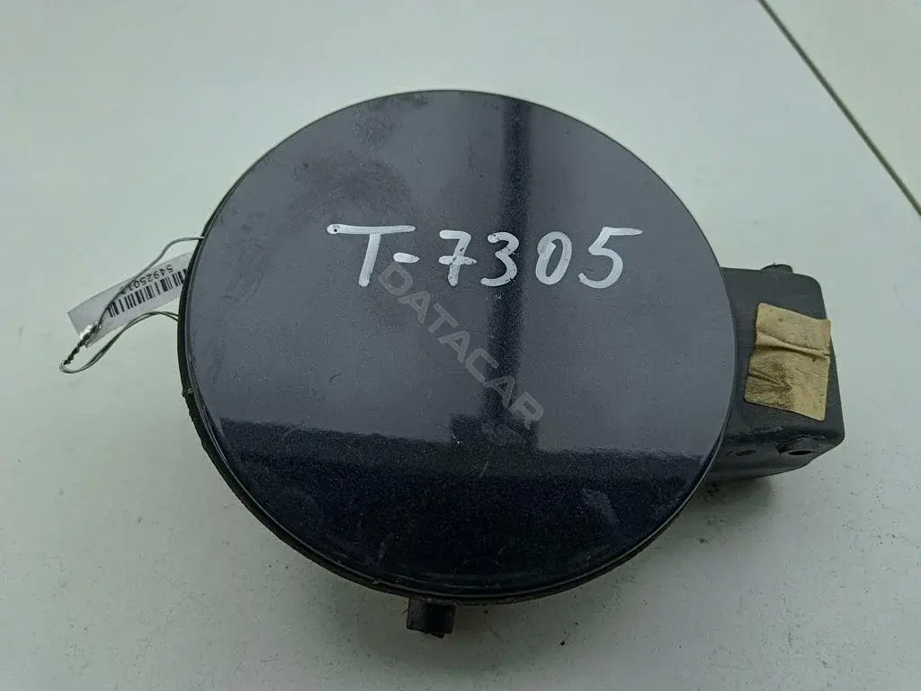 Крышка лючка топливного бака 1K0010455