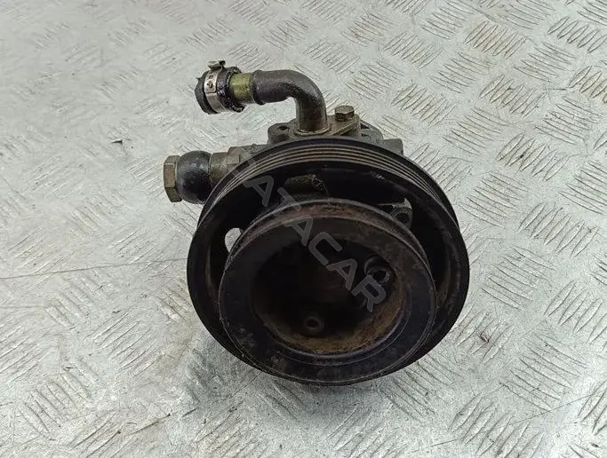 Насос гидроусилителя руля 8D0145156L