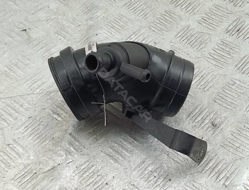 Патрубок воздушный 058133356D