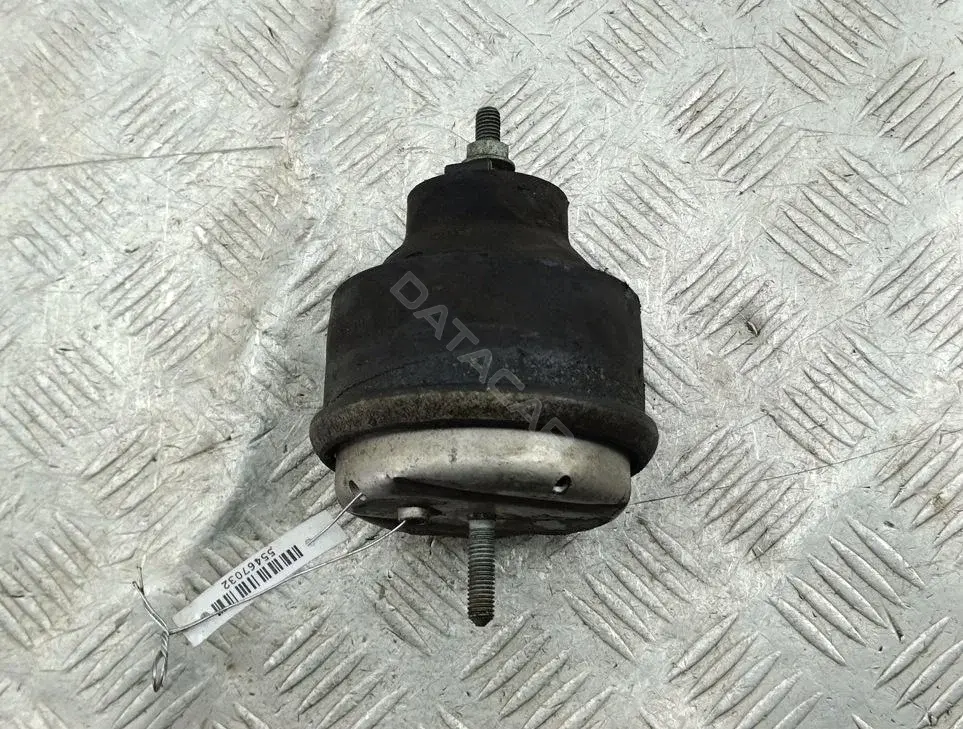 Подушка двигателя (Опора) 8D0199379S