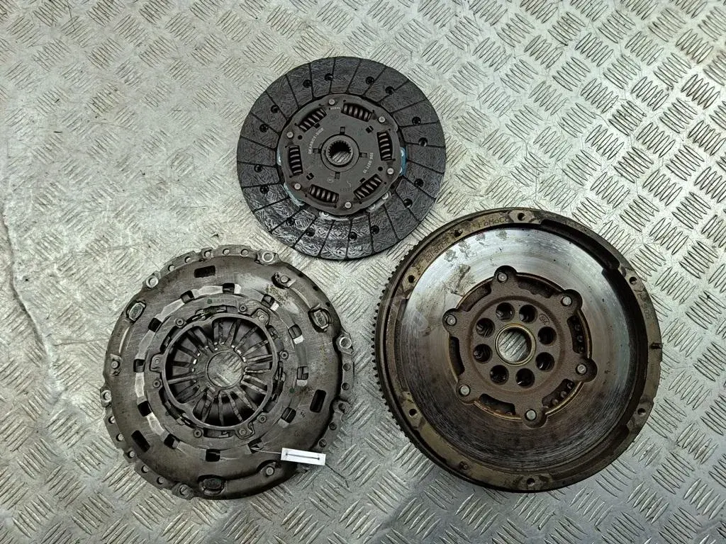 Маховик 125017710, 325027110, 8G916477AC