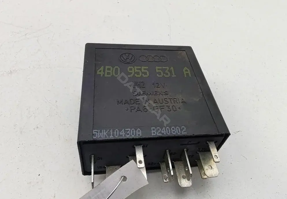 Реле стеклоочистителя 4B0955531A