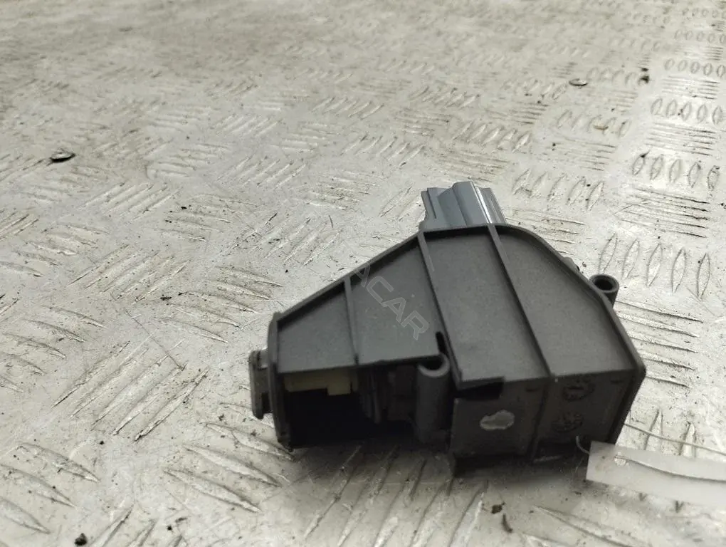 Актуатор лючка топливного бака 6M21220A20AD