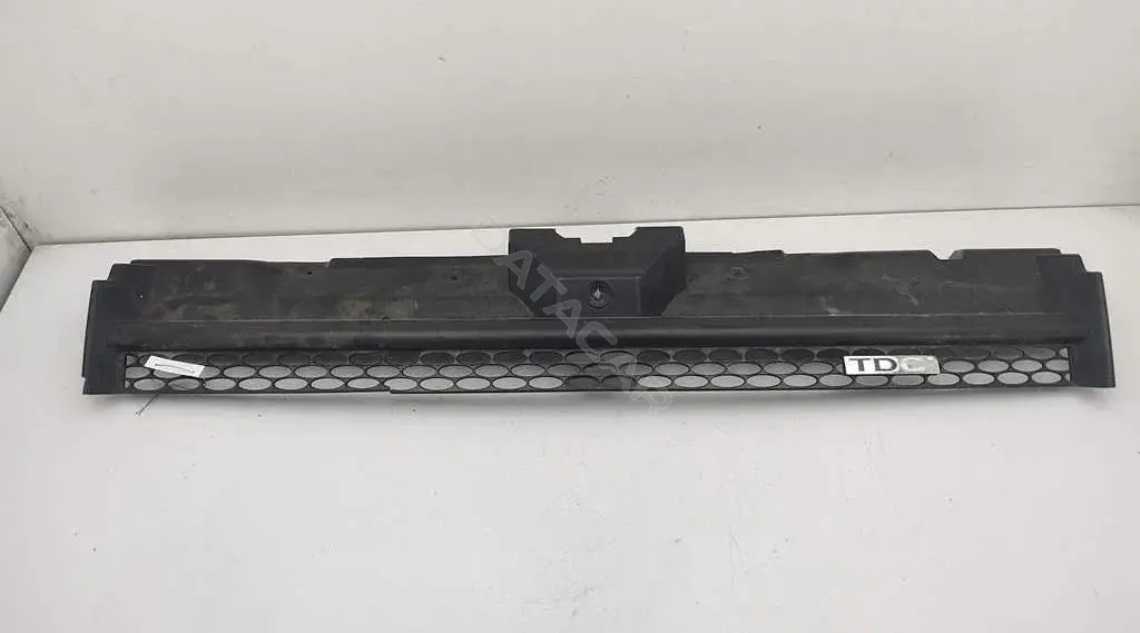 Решетка радиатора 3T168350AB