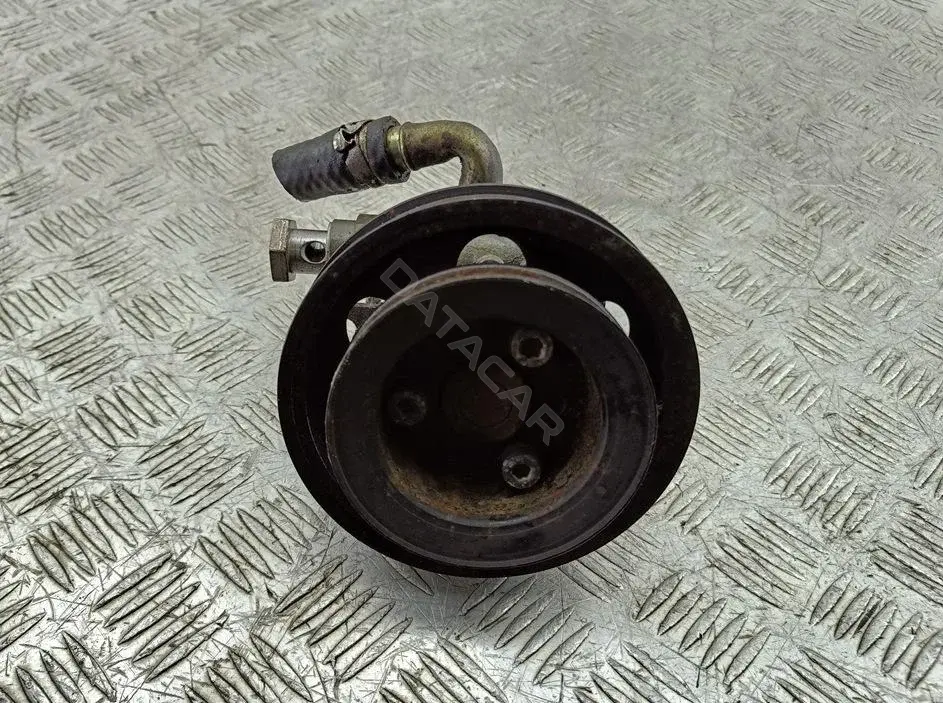 Насос гидроусилителя руля 8D0145156L