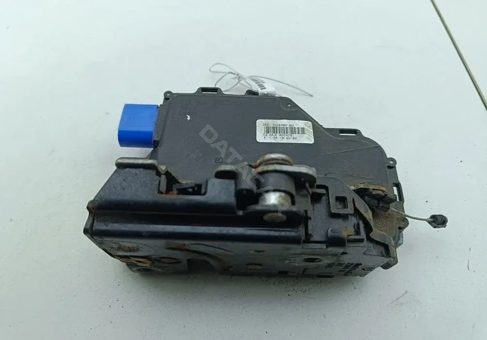 Замок двери 7L0839015D