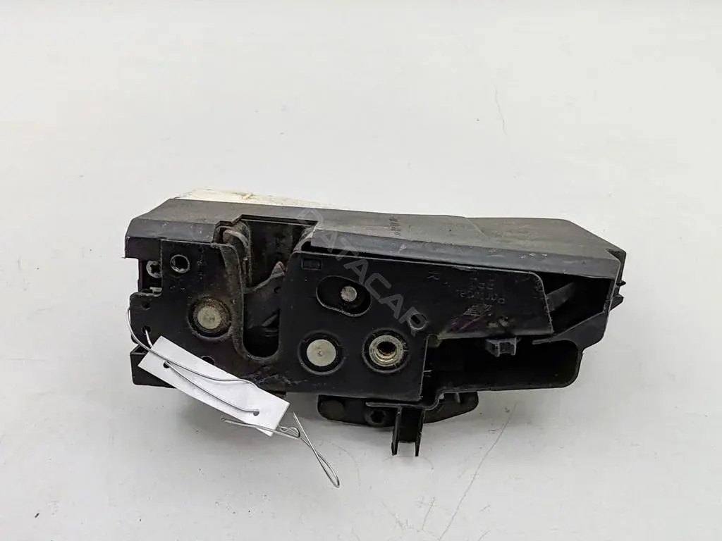Замок двери 93BG220A20DD