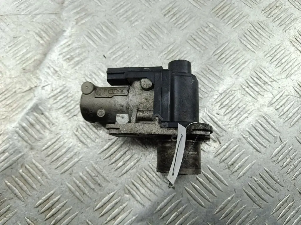 Клапан ЕГР 03G131501D