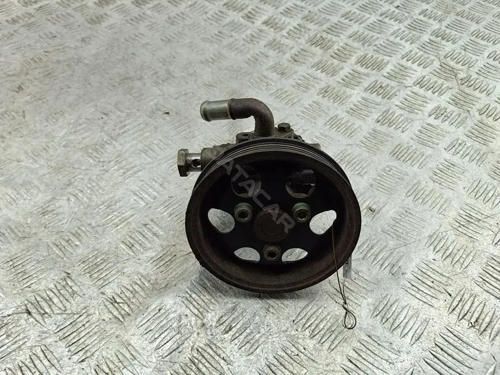 Насос гидроусилителя руля 8D0145156L