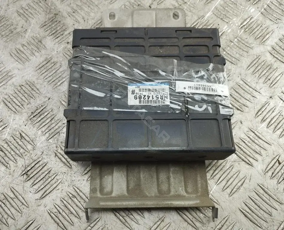 Блок управления двигателем MR514209