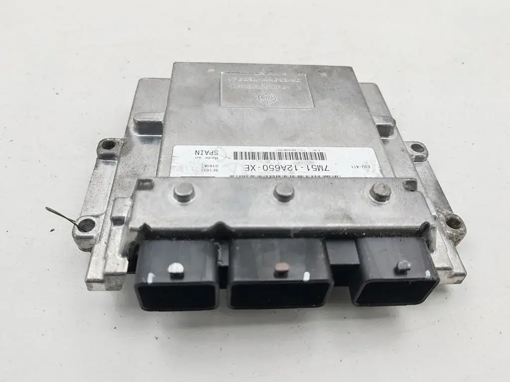 Блок управления двигателем 7M5112A650XE