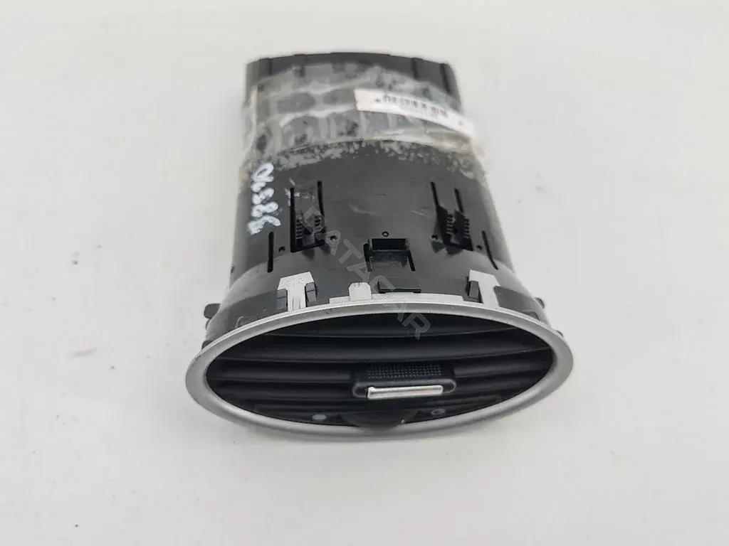 Дефлектор обдува салона 4M51A014L21AD