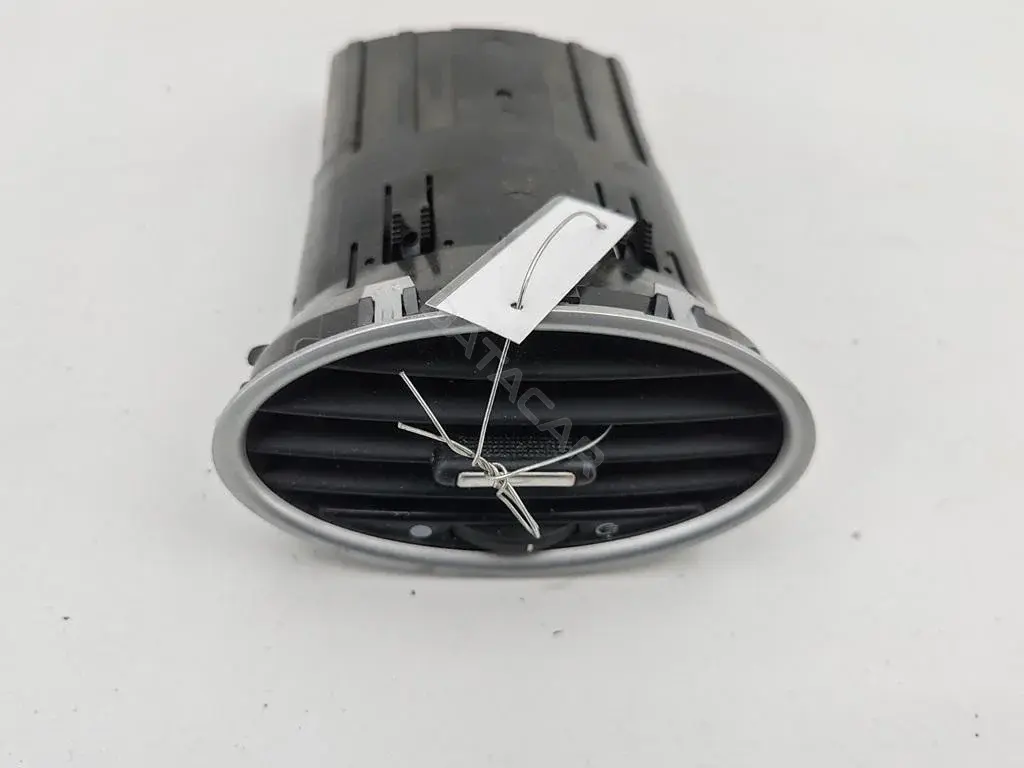 Дефлектор обдува салона 4M51A014L21AD