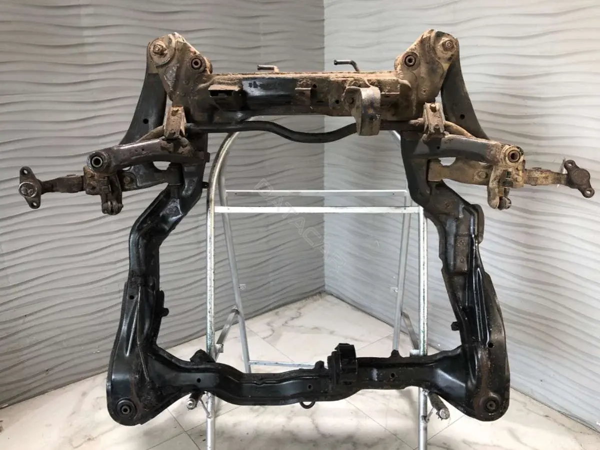 Подрамник 624050Z600, 62486-38100