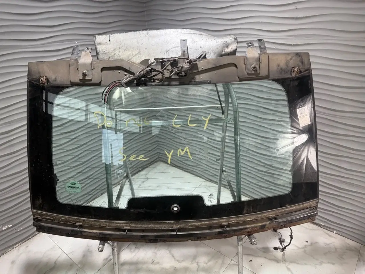 Заднее стекло CQG500011