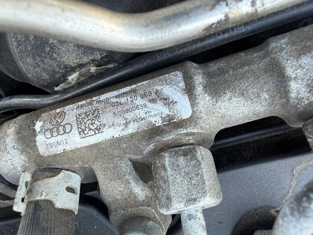 Топливная рейка 03L130089G