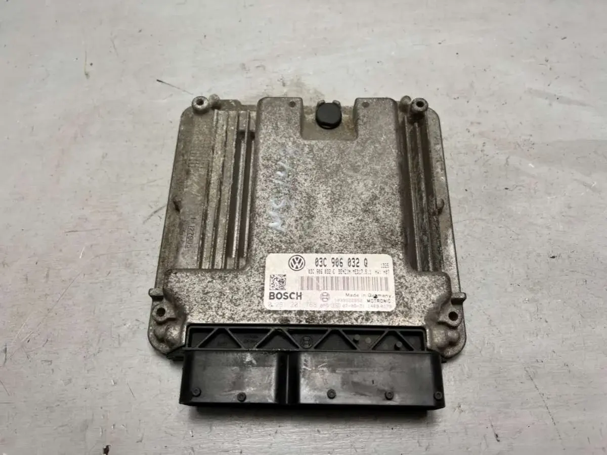 Блок управления двигателем 0261201768, 03C906032Q, Bosch