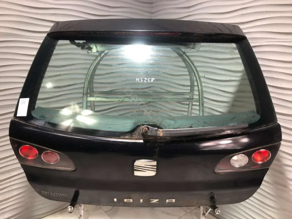 Крышка багажника 6L6827024B