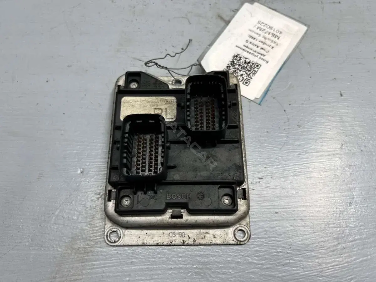 Блок управления двигателем 0261204093, 90560103, Bosch