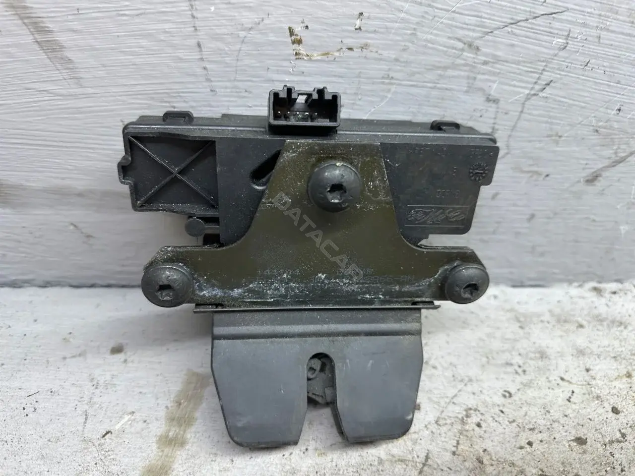 Замок крышки багажника 3M51-R442A66-AN