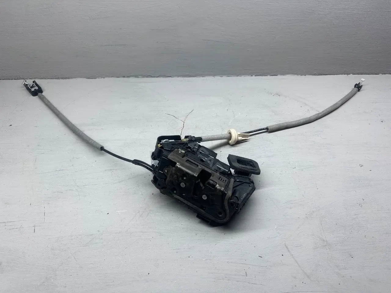 Замок двери 5TB837016A