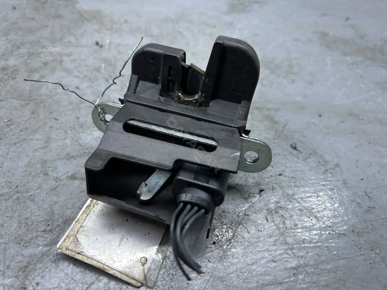 Замок крышки багажника 3C9827645A