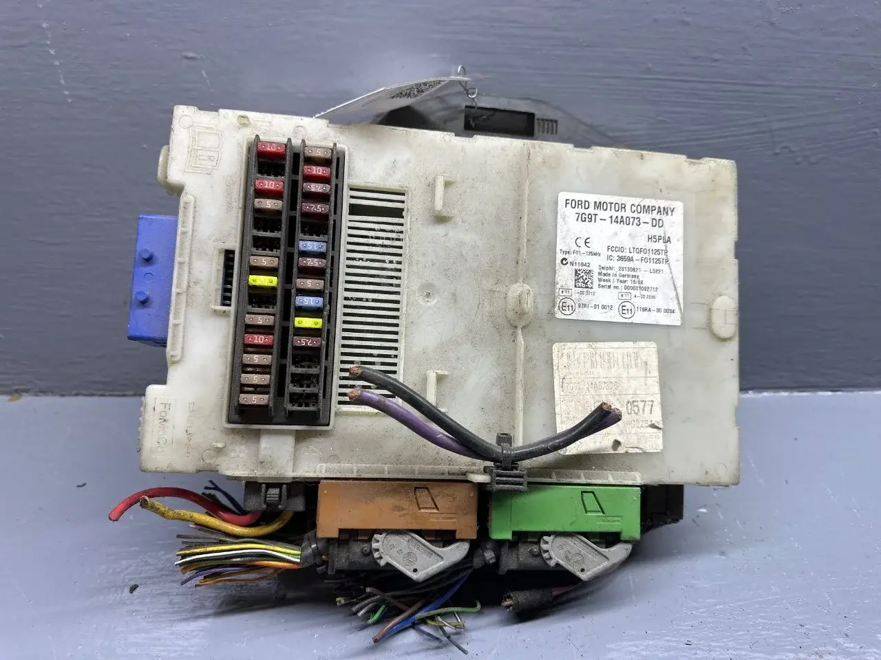 Блок предохранителей 7G9T-14A073-DD